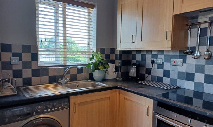 Dunstable Apartment | Red Door Malt - Huku Kwetu (Dunstable)