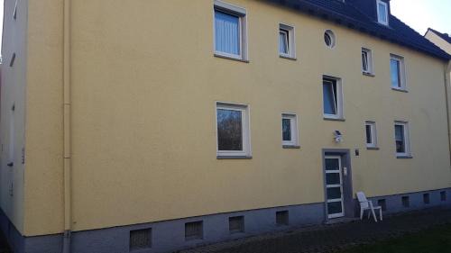 Kamen-Mitte Apartment | Red Dot Apartment Albert