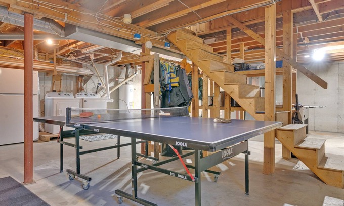 Naples Ski Chalet | Red House w/Access to Sebago Cove