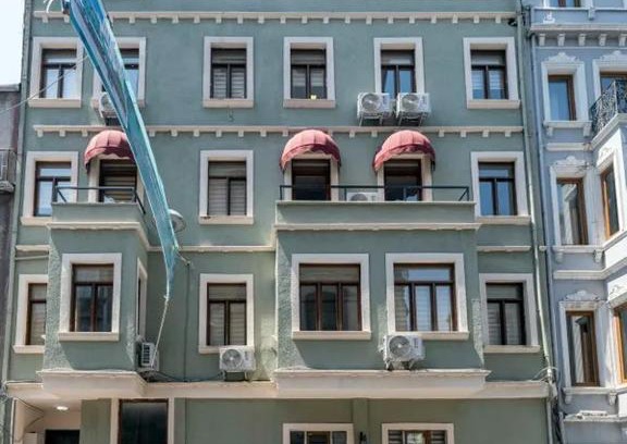Taksim Hotel | Red Tent Suite 24