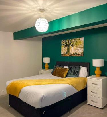 Redcar Apartment | Redcar - Seafront, 6 Bedrooms, Short Stays