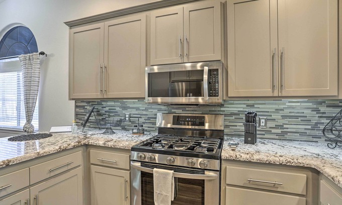 Redding Cottage | Redding Home w/Patio Near Fishing!