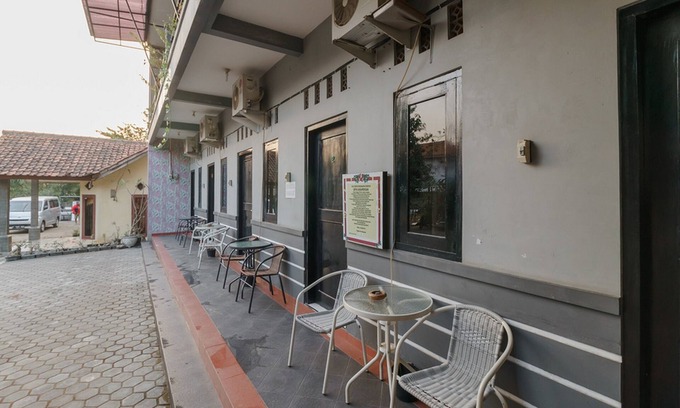 Babakan House | RedDoorz Syariah near Ciledug Station