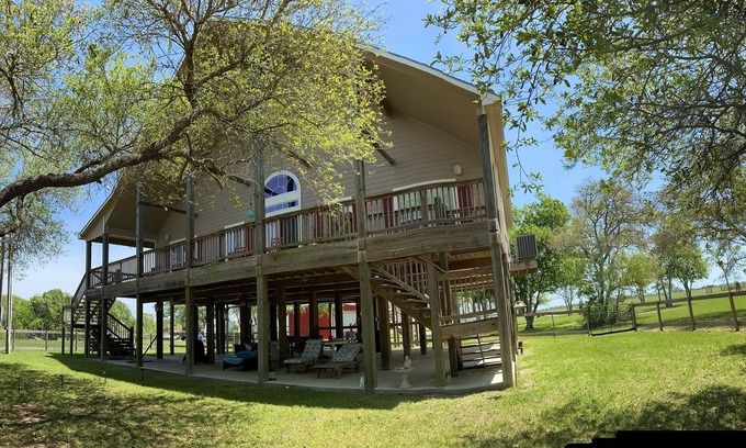 Cedar Lane House | Redfish on Caney Creek