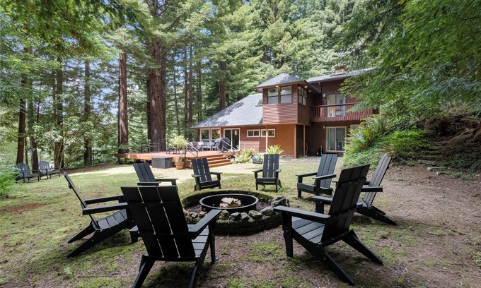 Crescent City House | Redwood 101: All New, Stout Grove, Spa-Like Bathrooms, Fire Pit, Fully Equipped