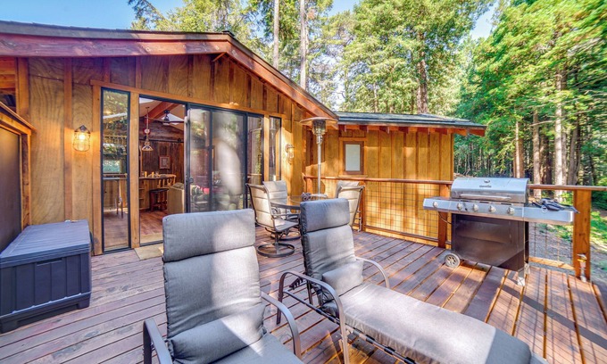 Little River Cabin | Redwood Forest Sanctuary w/Trail Access On-Site