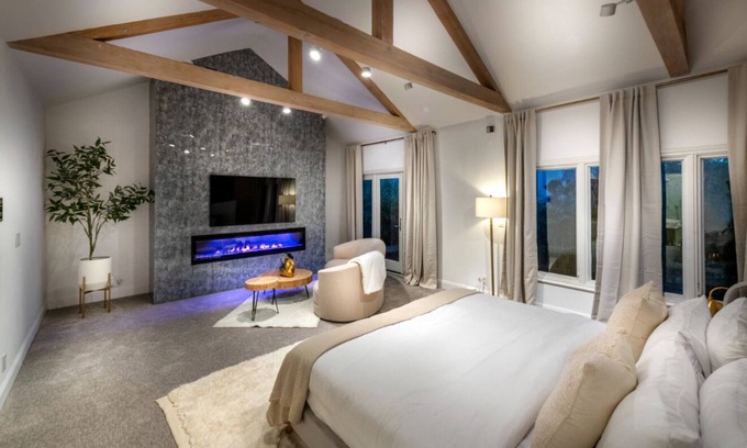 Silver Strand House | Reef Mall