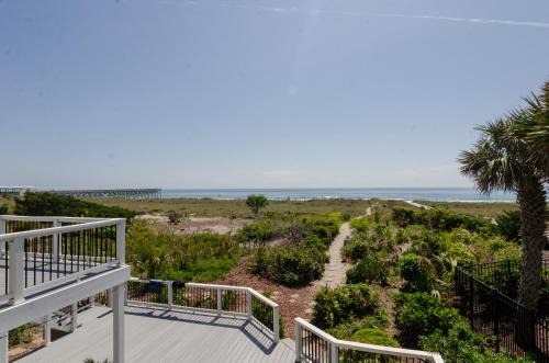 South End House | Reefs Edge by Bryant Real Estate