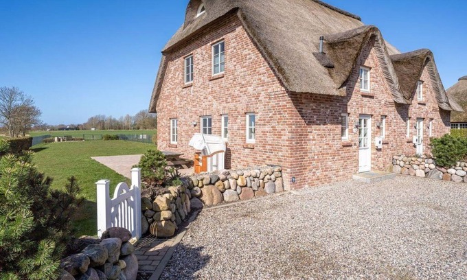 Tating Cottage | Reetdachhaus Ahoi, Deutschland