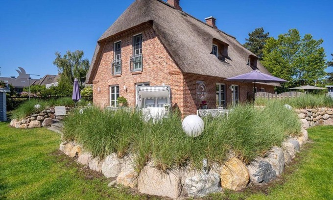 St. Peter-Ording Cottage | Reetdachhaus Kleine Krabbe