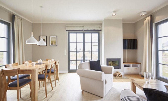 Kreptitz House | Reetland am Meer - Premium Reetdachvilla mit 3 Schlafzimmern, Sauna und Kamin E18