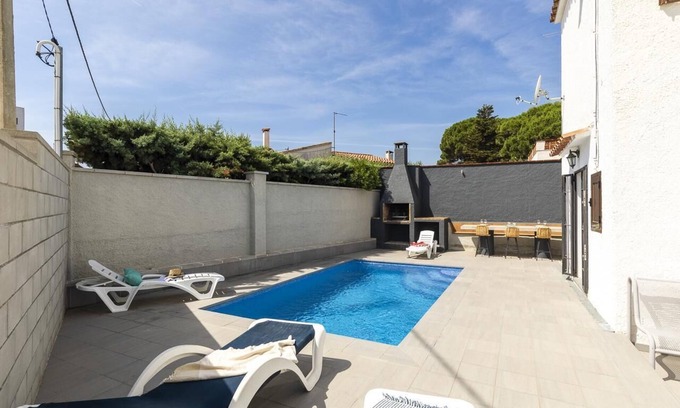 L'Escala House | Ref. PALAU 1: Villa private pool with Wifi and Airco in Riells.