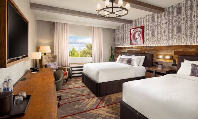 Enterprise Hotel | Refined Lodge Queen, Silverton Hotel and Casino, Near Las Vegas Strip