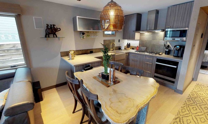 Avon Condo | Refreshed, Modern Avon Condo Near Free Shuttle to Beaver Creek Skiing, Dining