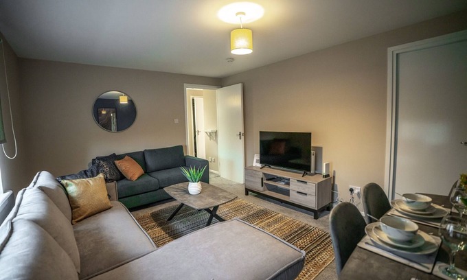 Coatbridge Apartment | Refreshing Modern Apartment in Coatbridge