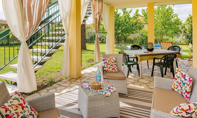 Lazise Ski Chalet | Regarda - "Casa Diamante" in Lazise with private garden