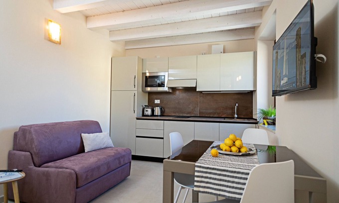 Pacengo Apartment | Regarda - Residenza GJ - 2 floor modern onebedroom apartment with roof terrace