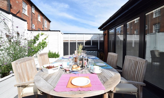 Aldeburgh Cottage | Regatta Lookout