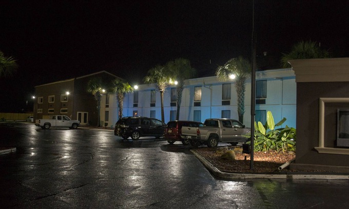 Northwest Pensacola Hotel | Regency inn and Suites