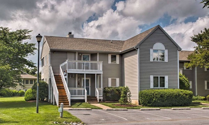Plantations East Condo | Rehoboth/Lewes/Dewey Condo w/Porch - 15 Mins From Beach!