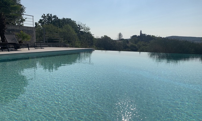 Reillanne House | Reillanne architect-designed house for 10 people with magnificent view and swimming pool.