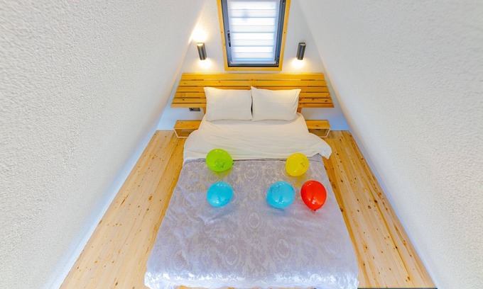 Antalya City Centre Ski Chalet | Reis Suits