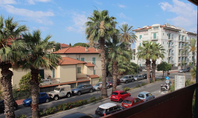 Bordighera Apartment | Relax 10 minutes' walk from the beach
