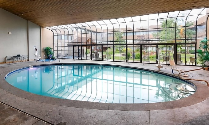 Kalispell Hotel | Relax and Recharge! Swimming Pool, FREE Parking, Pets are Welcome Here!