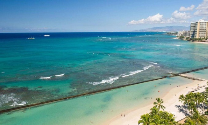 Waikiki Hotel | Relax and Unwind! 2 Comfortable Units, Outdoor Pool, Minutes to Honolulu Zoo