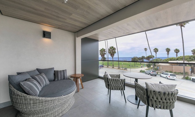 Village of La Jolla Hotel | Relax and Unwind! 3 Relaxing Unit Awaits! Near Beach, Pool Access and Parking!