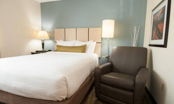 Anaheim Resort Hotel | Relax and Unwind! Pet-friendly, Kitchenette, Near Angel Stadium