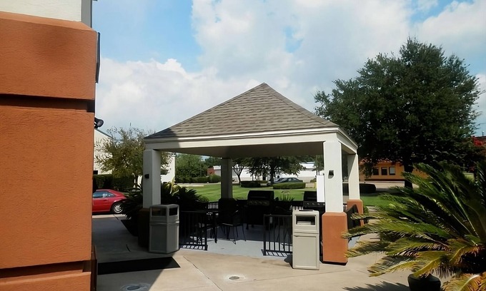 Nassau Bay Resort | Relax and Unwind! Pet-Friendly Property, Kitchen, Onsite Parking!