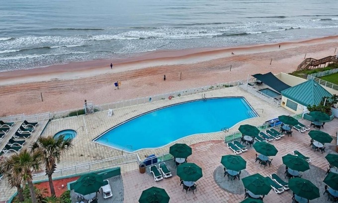Ormond Beach Hotel | Relax by the Atlantic with Easy Access to Daytona’s Top Sites and Local Dining