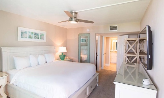 Sanibel House | Relax by the Beach with Pools, Tennis & Hot Tub — 2 Family-friendly Units