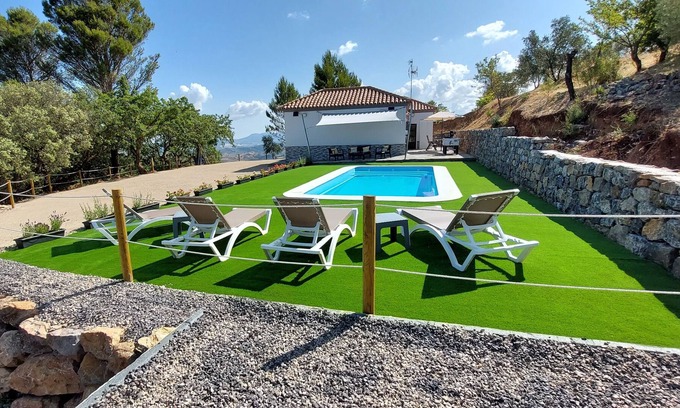 El Gastor Cottage | Relax en El Paraiso de Nitram y su Piscina de Agua Salada a los Pies del Algarin