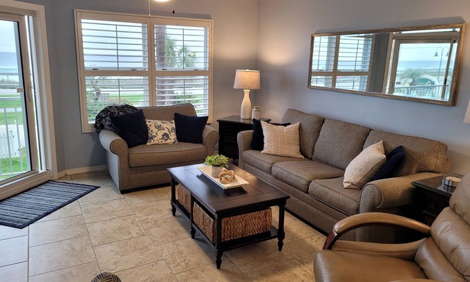 Miramar Beach Condo | RELAX Gorgeous View Maravilla 2209 Fall Openings 2Bdrm, 2Bath, Beach Srv for 2!