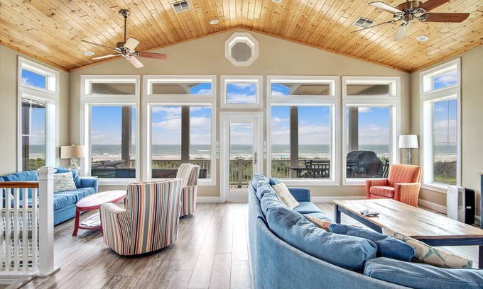 Port Aransas House | Relax in a Beautiful 6-Bedroom Beachfront Home with Panoramic Beach/Ocean Views