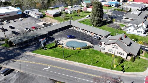 Bryson City Hotel | Relax Inn - Bryson City
