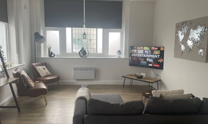 Bournemouth Apartment | Relax Inn - luxury 2 beds, free parking, wifi