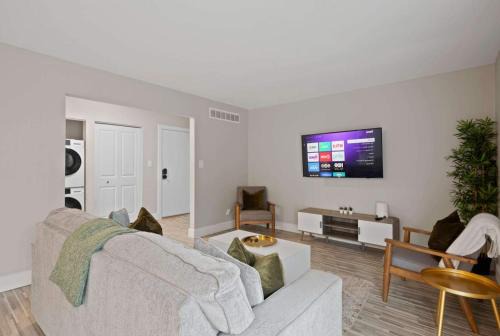 Rochester Apartment | Relax & Unwind in Rochester Cozy Vacation Spot