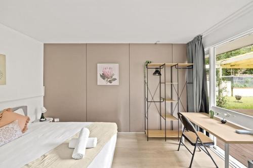 Pymble House | Relaxed Queen Room - Serene Spot at Pymble - Shared Bathroom