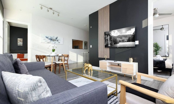 King William Apartment | Relaxing 2BR-Southtown Near Rvrwalk, Dome & Conv