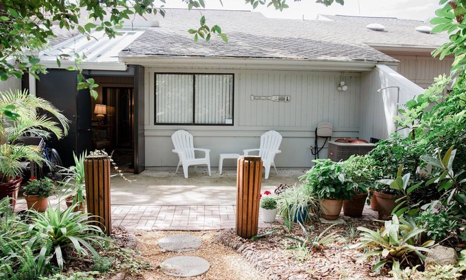 New Smyrna Beach Villa | Relaxing Beach Villa | Walk to Ocean + 3 Pools, Tennis & Trails