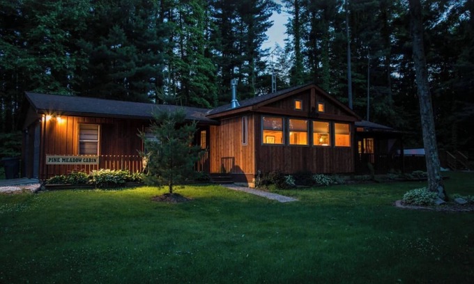 Bellville Cabin | Relaxing Cabin Getaway with hot tub and fire pit