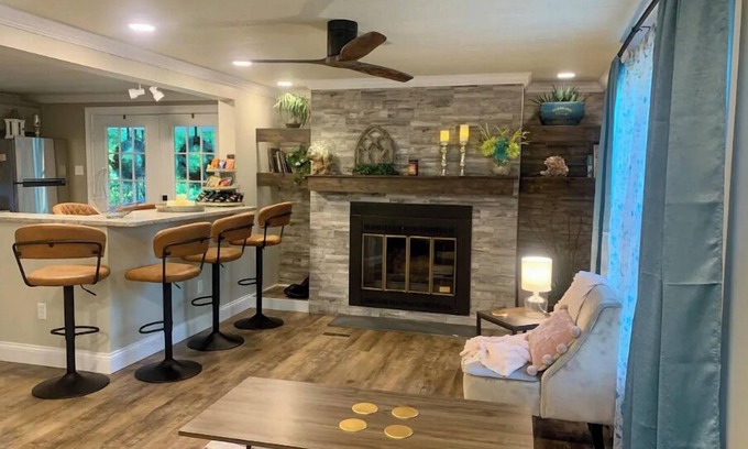 Revelo House | Relaxing Country Getaway, 3BR/2Bath