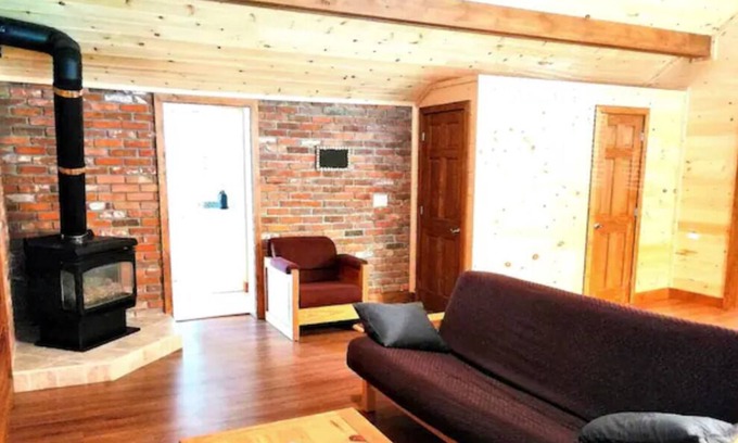Wasaga Beach House | Relaxing Gateway! 2 min walk to the beach. Spring Weekly Discounts