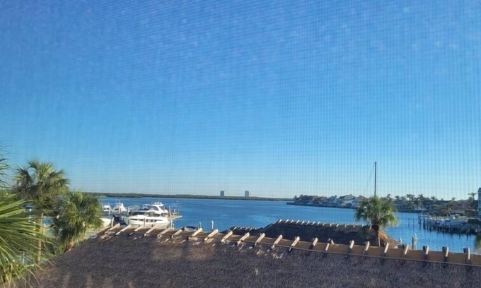 Marco Island Condo | Relaxing great location Marco River view condo