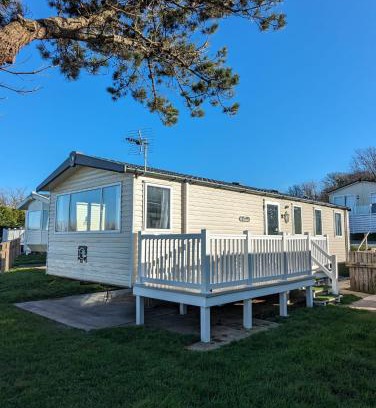 Weymouth Resort | Relaxing Holiday Home Chickerell View Littlesea Haven