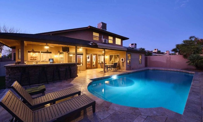 Paradise Vista Estates House | Relaxing House near Kierland, Pool, Games