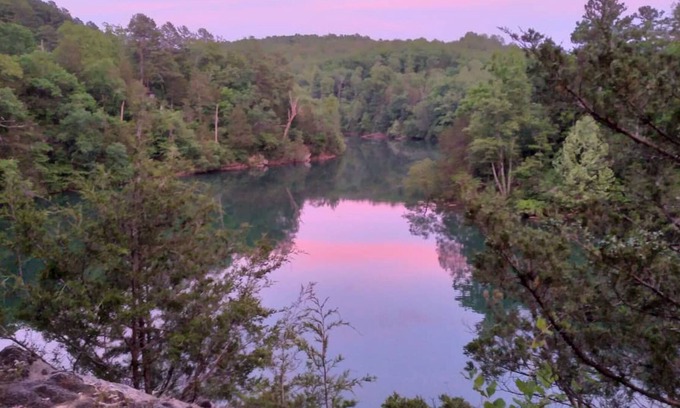 Eureka Springs Cabin | Relaxing & private cabin with lake & waterfall views, firepit, washer/dryer